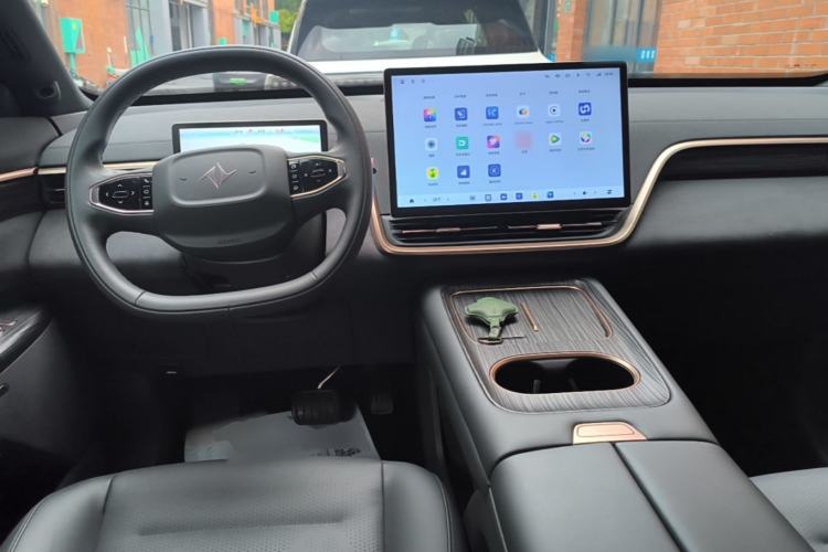 Used Dongfeng eπ eπ008 2024 636Max All-Electric Version 6 Seats Center Console