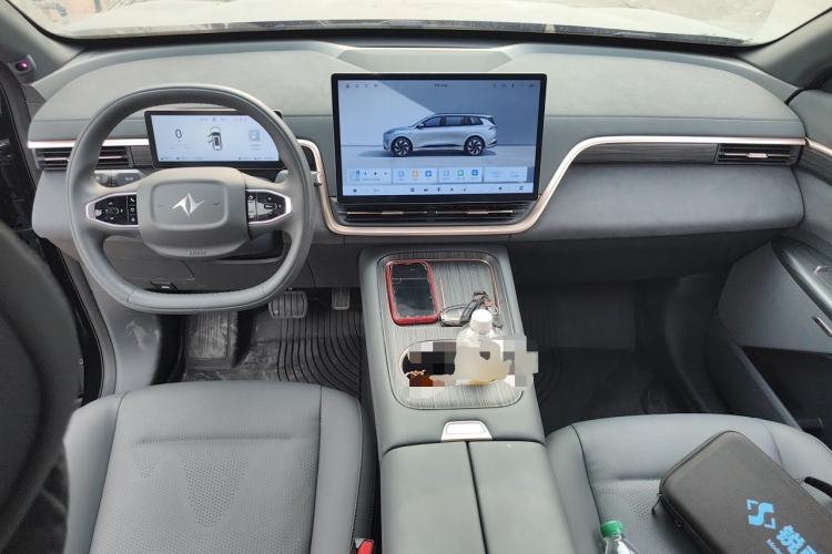 Used Dongfeng eπ eπ008 2024 210Max Range-Extended Version 6 Seats Center Console
