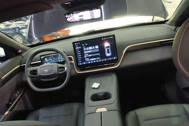 Used Dongfeng eπ eπ008 2024 636Max All-Electric Version 6 Seats Center Console