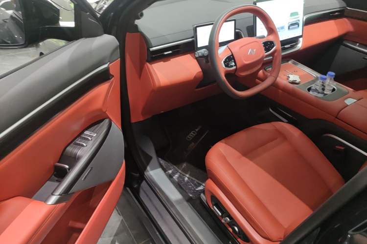 Used Dongfeng eπ eπ008 2024 210Max Range-Extended Version 6 Seats Driver Seat