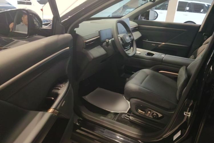 Used Dongfeng eπ eπ008 2024 210Max Range-Extended Version 6 Seats Driver Seat