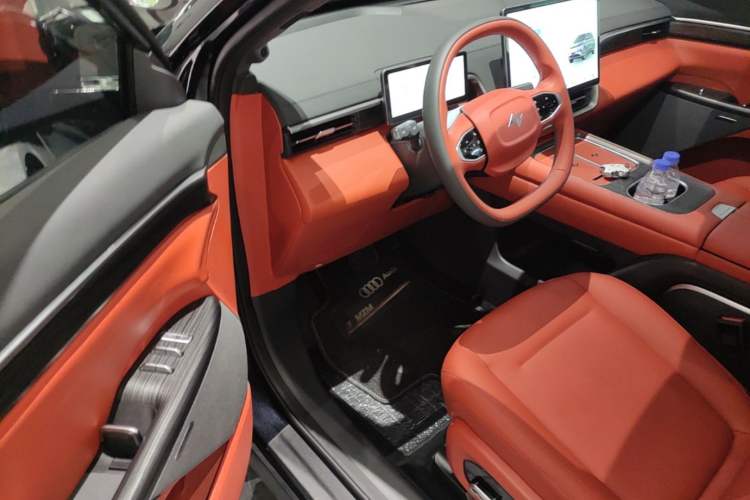 Used Dongfeng eπ eπ008 2024 210Max Range-Extended Version 6 Seats Driver Seat