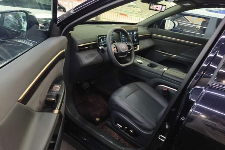 Used Dongfeng eπ eπ008 2024 636Max All-Electric Version 6 Seats Driver Seat