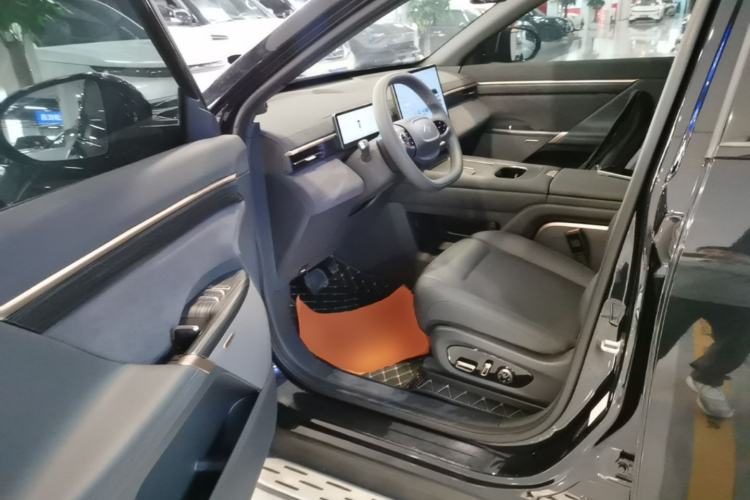 Used Dongfeng eπ eπ008 2024 210Max Range-Extended Version 6 Seats Driver Seat