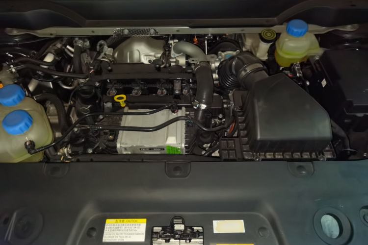 Used Dongfeng eπ eπ008 2024 210Max Range-Extended Version 6 Seats Engine Bay