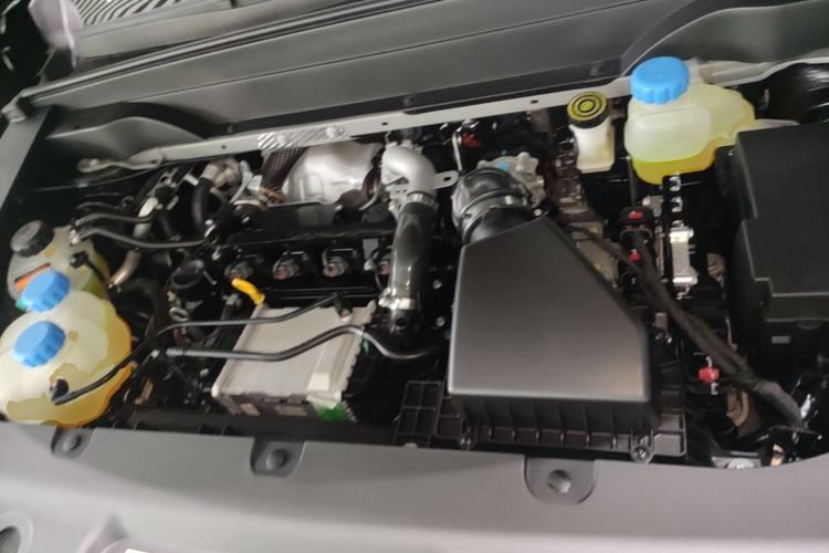 Used Dongfeng eπ eπ008 2024 210Max Range-Extended Version 6 Seats Engine Bay