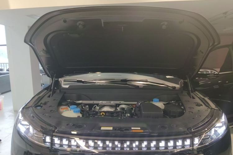 Used Dongfeng eπ eπ008 2024 210Max Range-Extended Version 6 Seats Engine Bay