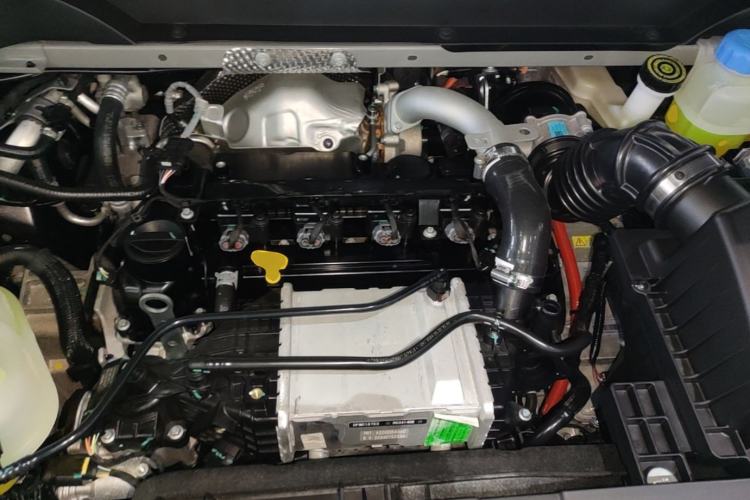Used Dongfeng eπ eπ008 2024 210Max Range-Extended Version 6 Seats Engine Bay