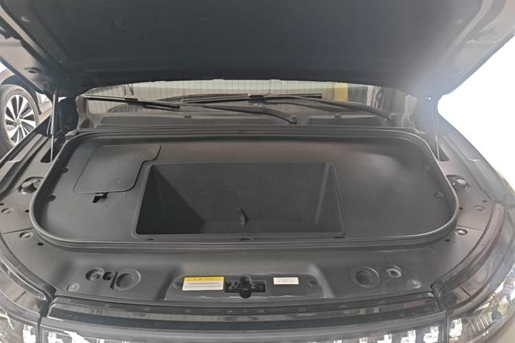 Used Dongfeng eπ eπ008 2024 636Max All-Electric Version 6 Seats Engine Bay
