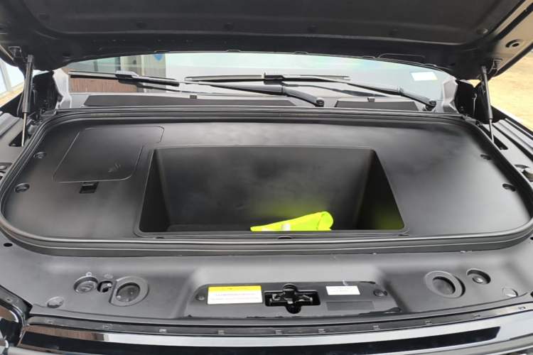 Used Dongfeng eπ eπ008 2024 636Max All-Electric Version 6 Seats Engine Bay