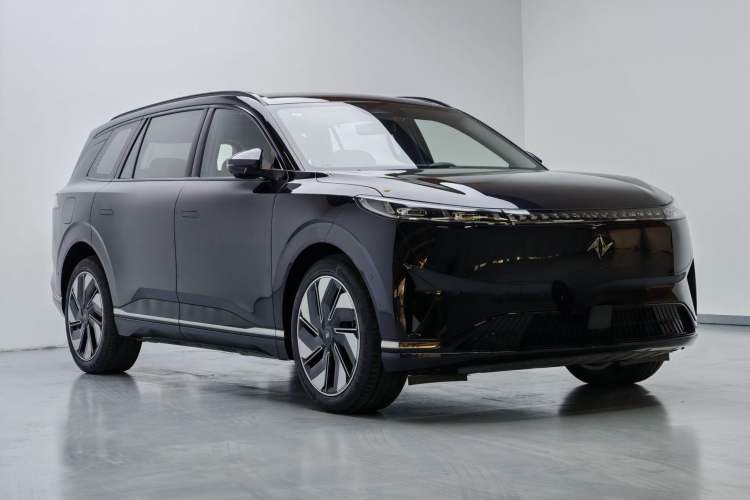 Used Dongfeng eπ eπ008 2024 210Max Range-Extended Version 6 Seats Exterior 2