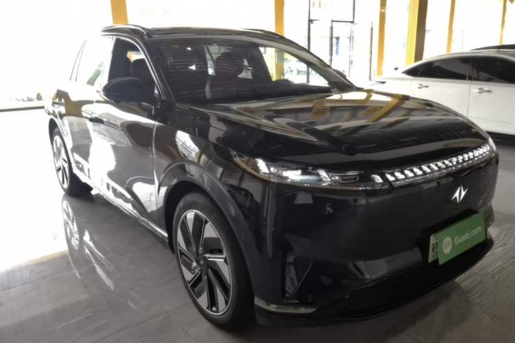 Used Dongfeng eπ eπ008 2024 210Max Range-Extended Version 6 Seats Front Right 45 Deg