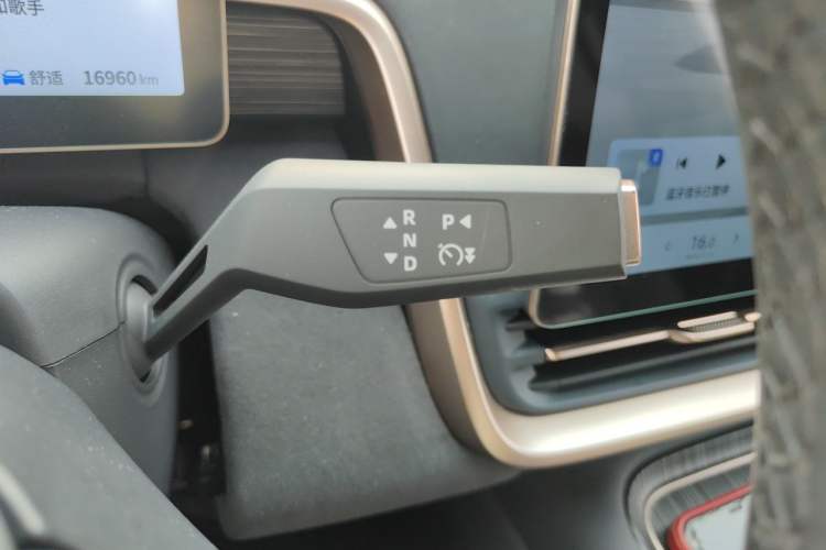 Used Dongfeng eπ eπ008 2024 210Max Range-Extended Version 6 Seats Gear Lever