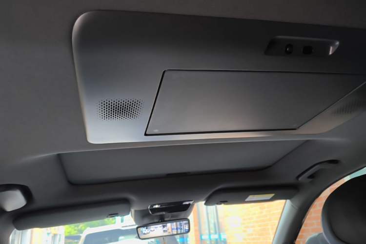 Used Dongfeng eπ eπ008 2024 636Max All-Electric Version 6 Seats Headliner