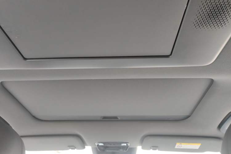 Used Dongfeng eπ eπ008 2024 210Max Range-Extended Version 6 Seats Headliner