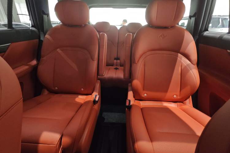 Used Dongfeng eπ eπ008 2024 210Max Range-Extended Version 6 Seats Interior 5