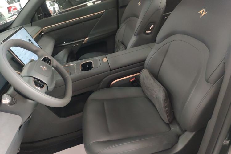 Used Dongfeng eπ eπ008 2024 210Max Range-Extended Version 6 Seats Left Front Seat