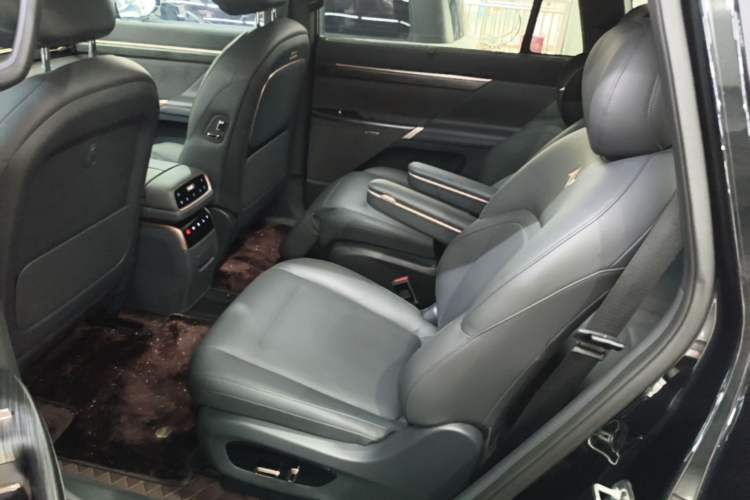 Used Dongfeng eπ eπ008 2024 636Max All-Electric Version 6 Seats Left Rear Seat