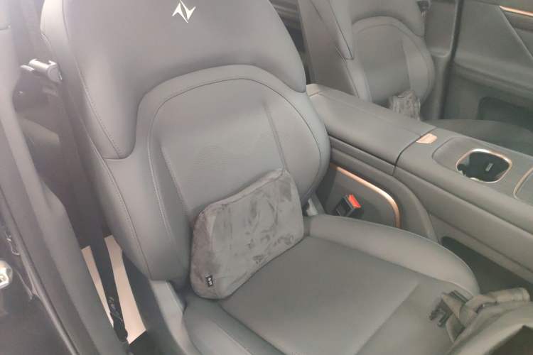 Used Dongfeng eπ eπ008 2024 210Max Range-Extended Version 6 Seats Right Front Seat