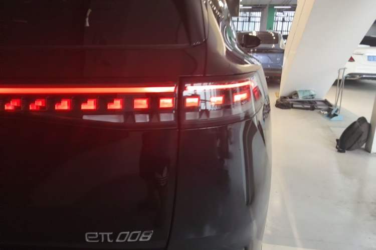 Used Dongfeng eπ eπ008 2024 210Max Range-Extended Version 6 Seats Right Rear Taillight