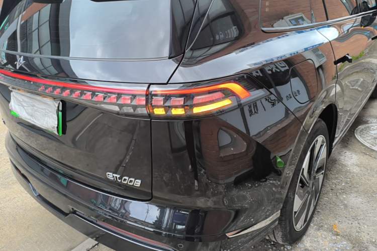 Used Dongfeng eπ eπ008 2024 636Max All-Electric Version 6 Seats Right Rear Taillight