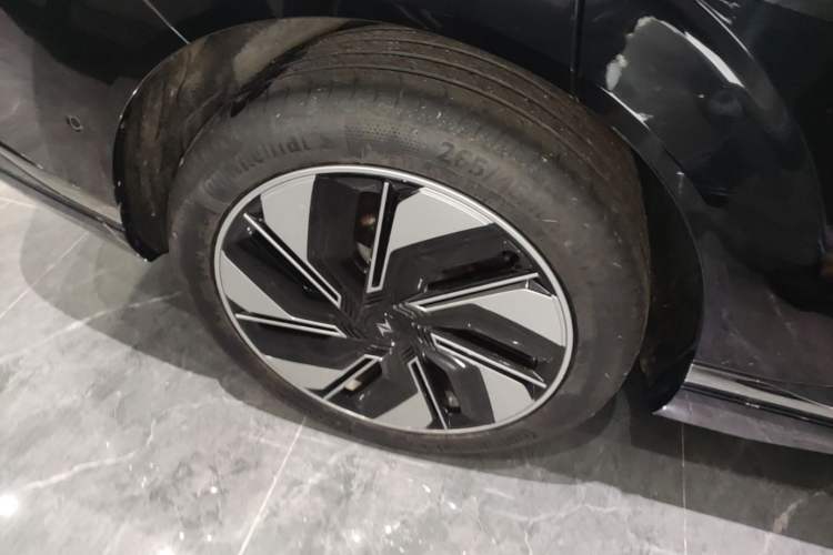 Used Dongfeng eπ eπ008 2024 210Max Range-Extended Version 6 Seats Right Rear Wheel Hub