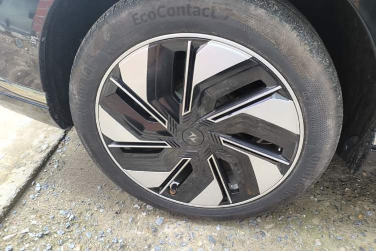 Used Dongfeng eπ eπ008 2024 636Max All-Electric Version 6 Seats Right Rear Wheel Hub