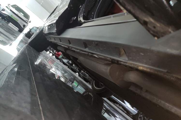 Used Dongfeng eπ eπ008 2024 210Max Range-Extended Version 6 Seats Right Side Sill