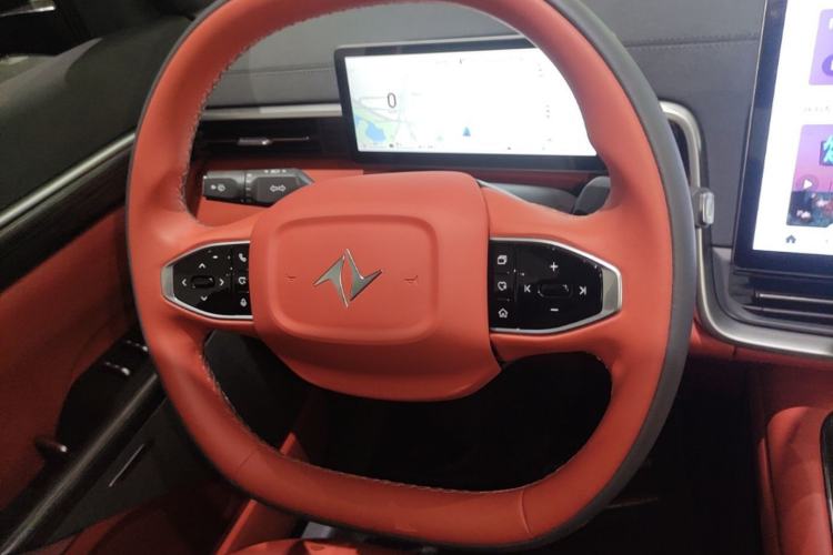 Used Dongfeng eπ eπ008 2024 210Max Range-Extended Version 6 Seats Steering Wheel