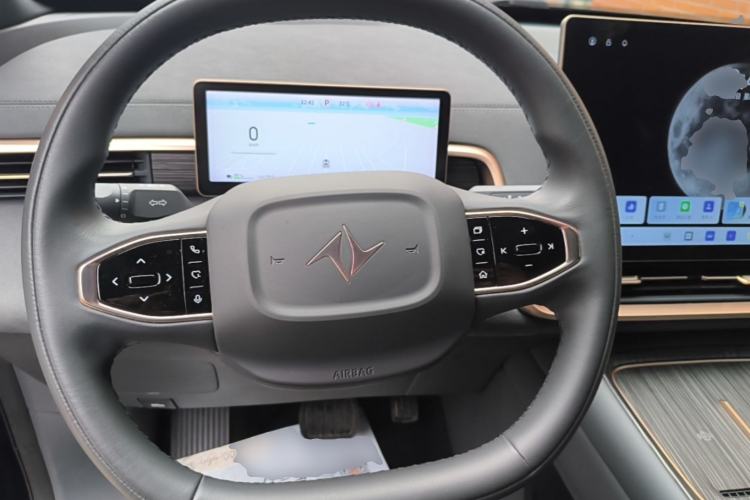 Used Dongfeng eπ eπ008 2024 636Max All-Electric Version 6 Seats Steering Wheel