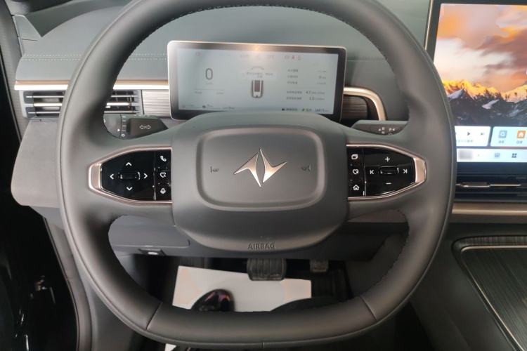 Used Dongfeng eπ eπ008 2024 210Max Range-Extended Version 6 Seats Steering Wheel