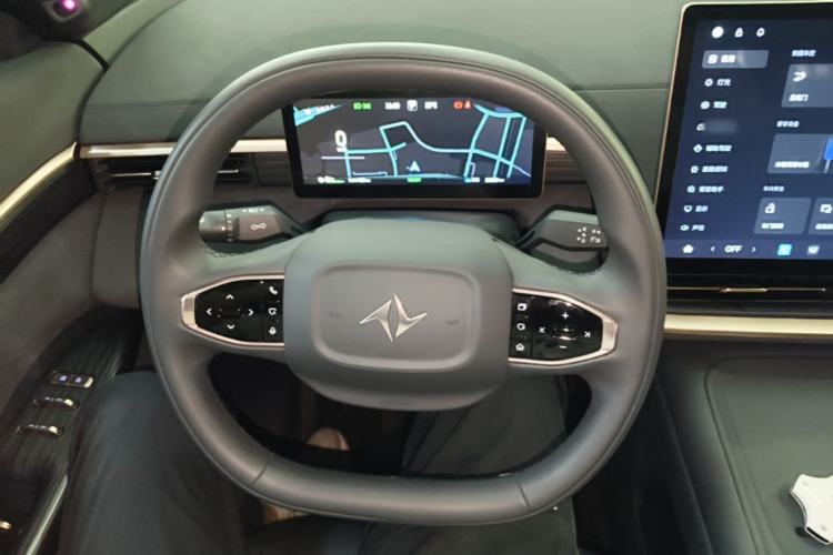 Used Dongfeng eπ eπ008 2024 636Max All-Electric Version 6 Seats Steering Wheel