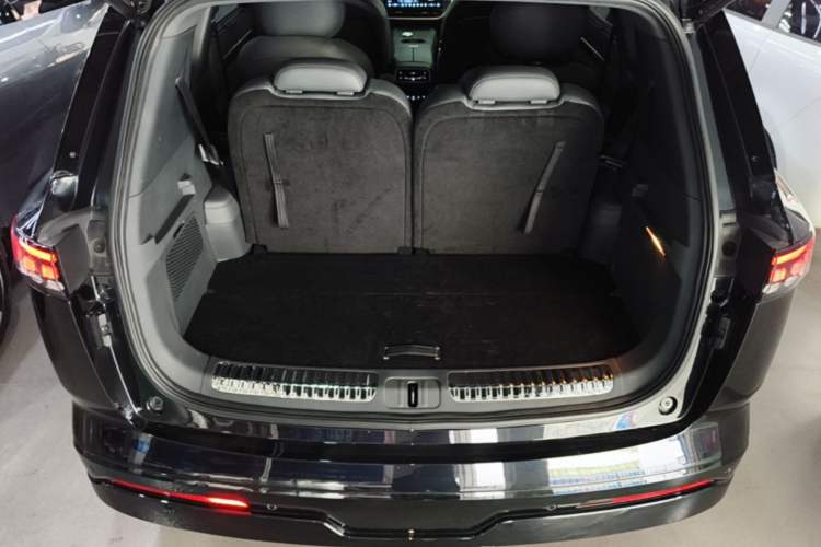 Used Dongfeng eπ eπ008 2024 636Max All-Electric Version 6 Seats Trunk