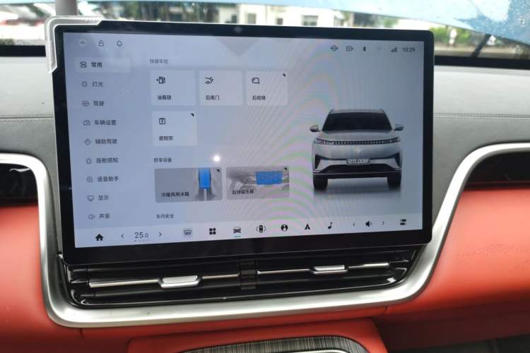 Used Dongfeng eπ eπ008 2024 210Max Range-Extended Version 6 Seats Audio And AC Panel