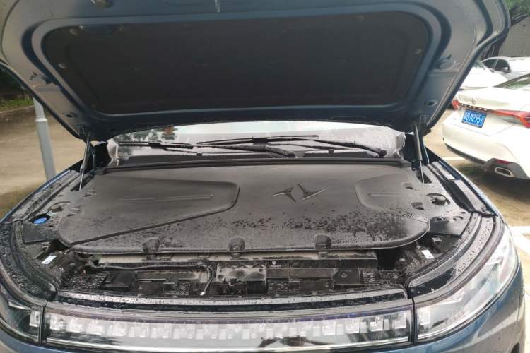 Used Dongfeng eπ eπ008 2024 210Max Range-Extended Version 6 Seats Engine Bay