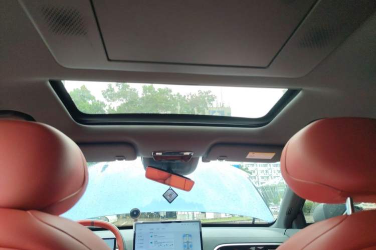 Used Dongfeng eπ eπ008 2024 210Max Range-Extended Version 6 Seats Headliner