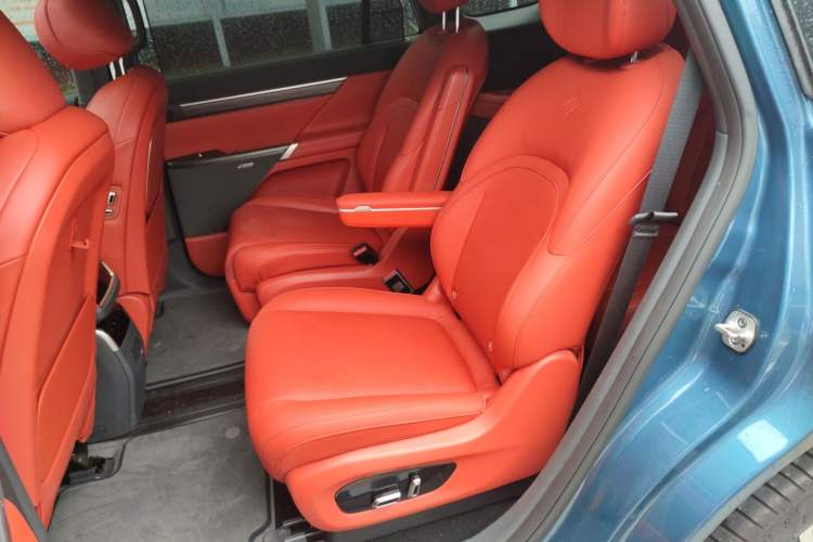 Used Dongfeng eπ eπ008 2024 210Max Range-Extended Version 6 Seats Left Rear Seat