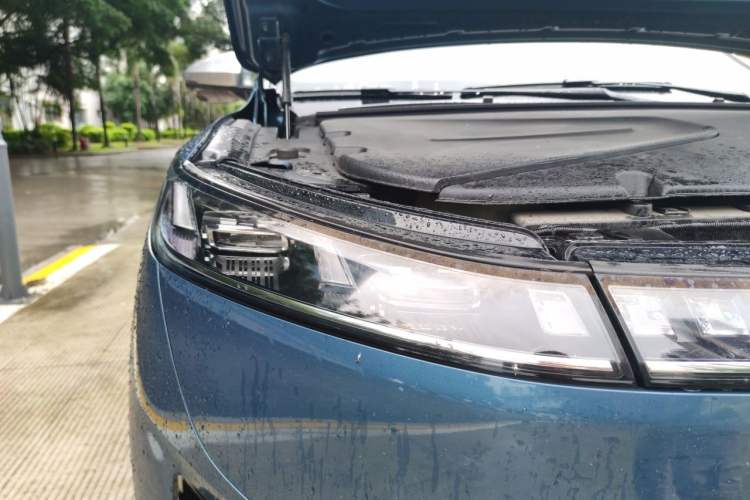 Used Dongfeng eπ eπ008 2024 210Max Range-Extended Version 6 Seats Right Front Headlight