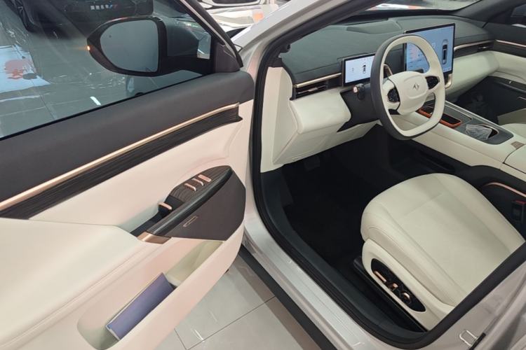 Used Dongfeng eπ eπ008 2024 636Max All-Electric Version 6 Seats Driver Seat