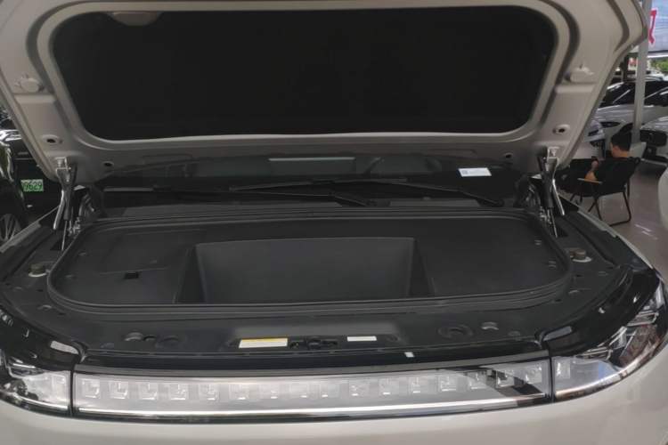 Used Dongfeng eπ eπ008 2024 636Max All-Electric Version 6 Seats Engine Bay