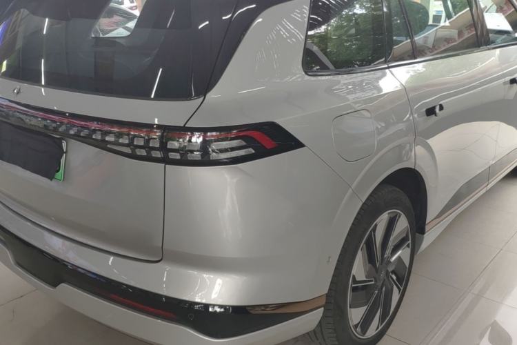 Used Dongfeng eπ eπ008 2024 636Max All-Electric Version 6 Seats Exterior 3