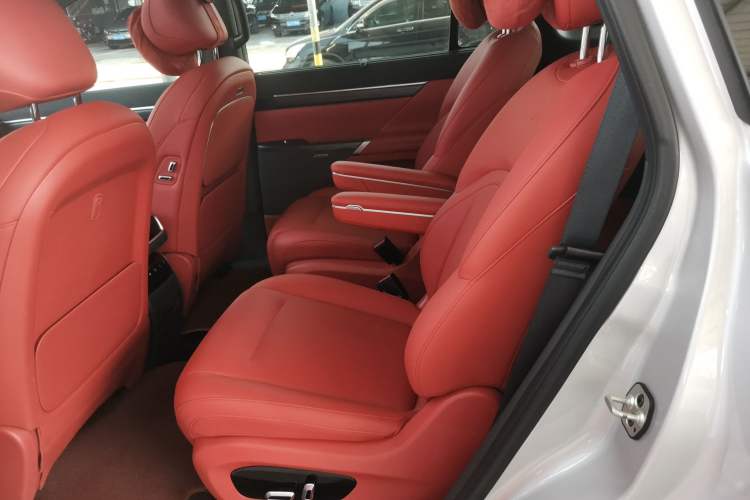 Used Dongfeng eπ eπ008 2024 210Max Range-Extended Version 6 Seats Left Rear Seat