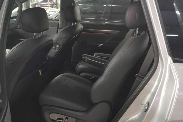 Used Dongfeng eπ eπ008 2024 636Max All-Electric Version 6 Seats Left Rear Seat
