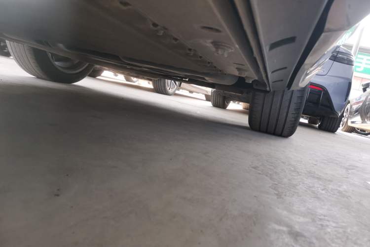 Used Dongfeng eπ eπ008 2024 210Max Range-Extended Version 6 Seats Left Side Sill