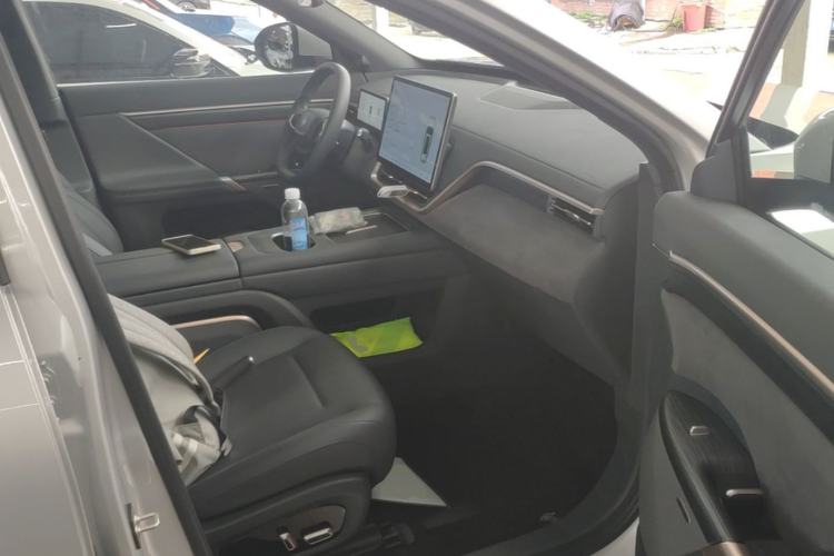 Used Dongfeng eπ eπ008 2024 636Max All-Electric Version 6 Seats Right Front Seat