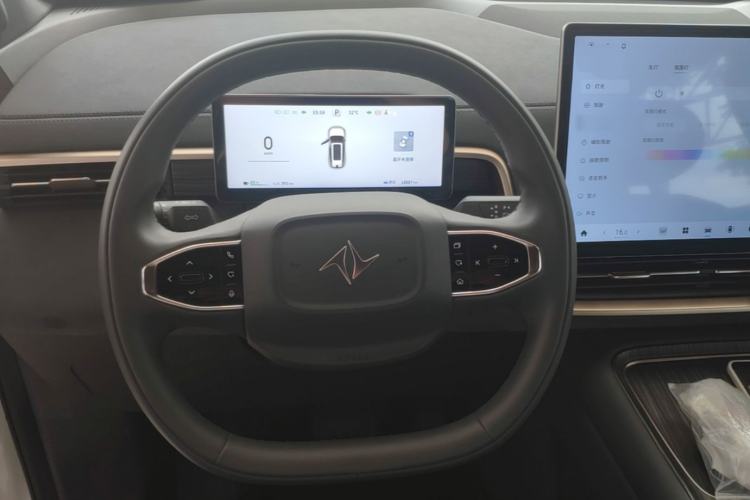 Used Dongfeng eπ eπ008 2024 636Max All-Electric Version 6 Seats Steering Wheel