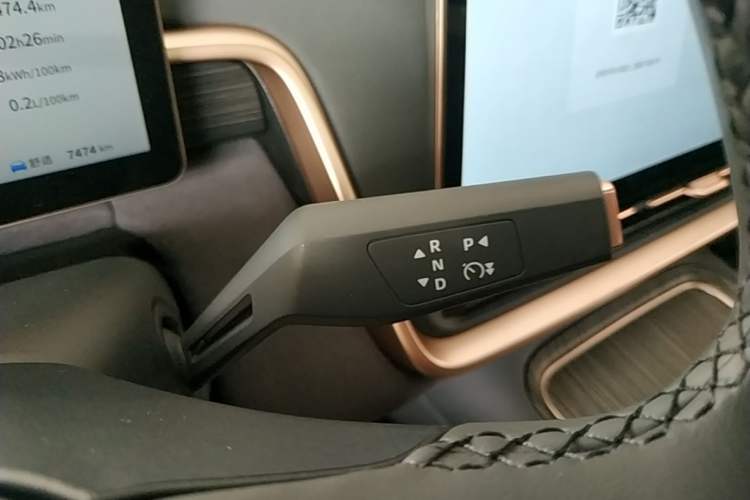 Used Dongfeng eπ eπ008 2024 210Max Range-Extended Version 6 Seats Gear Lever