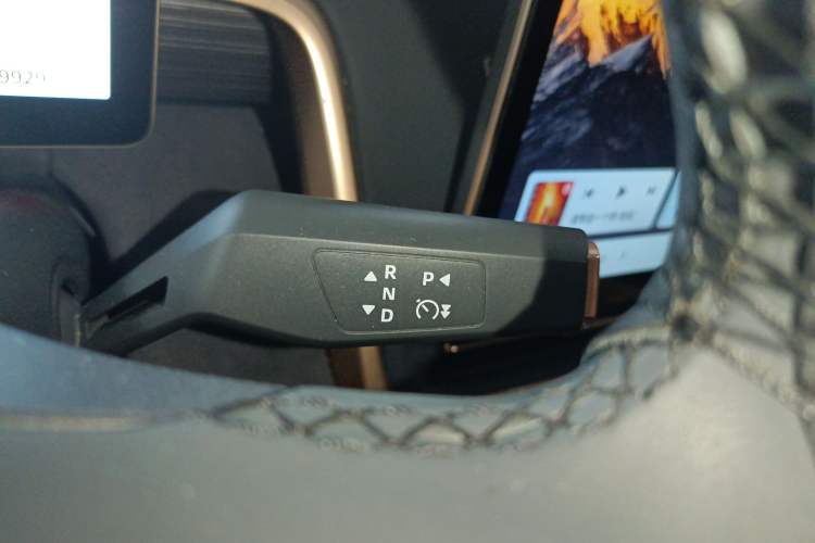 Used Dongfeng eπ eπ008 2024 210Max Range-Extended Version 6 Seats Gear Lever