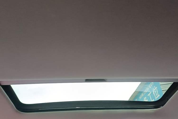 Used Dongfeng eπ eπ008 2024 210Max Range-Extended Version 6 Seats Headliner