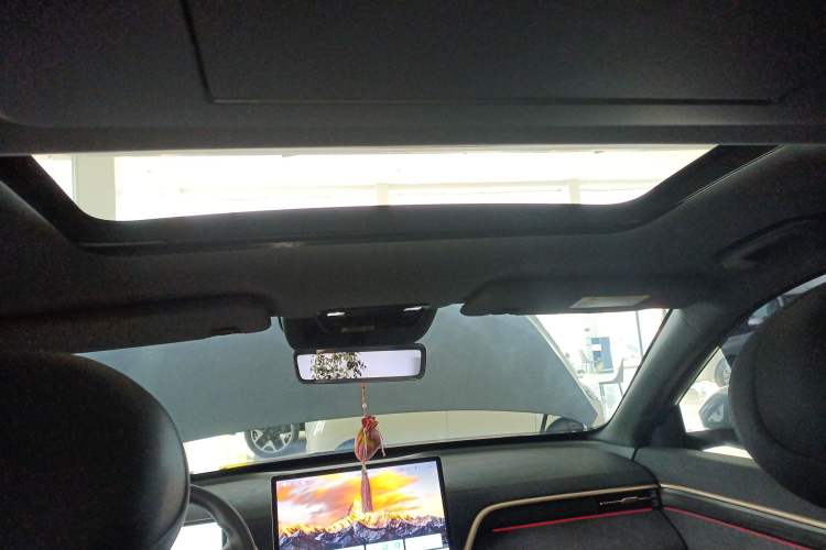 Used Dongfeng eπ eπ008 2024 210Max Range-Extended Version 6 Seats Headliner